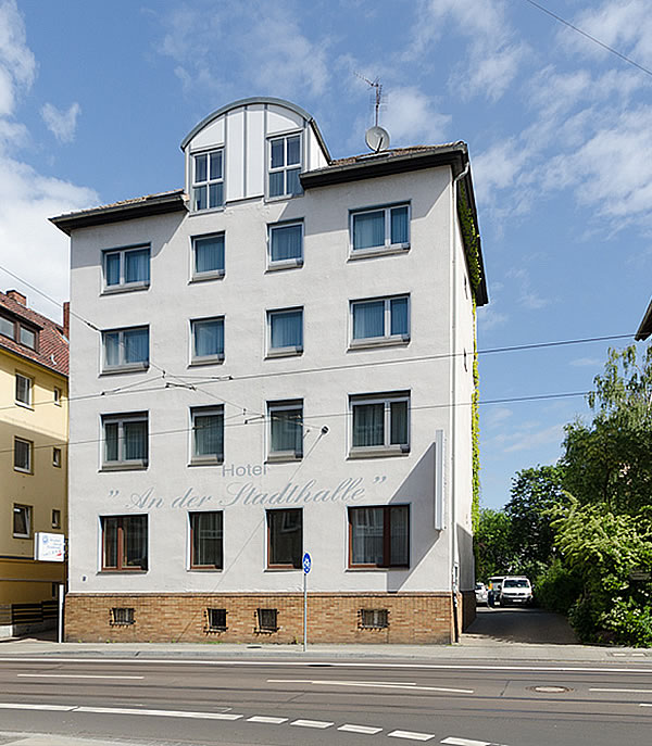 Das Hotel 'An der Stadthalle' in Braunschweig bietet mit liebe zum Detail ausgestattete Zimmer und schallisolierte Fenster für eine ungestörte Übernachtung in Braunschweig.