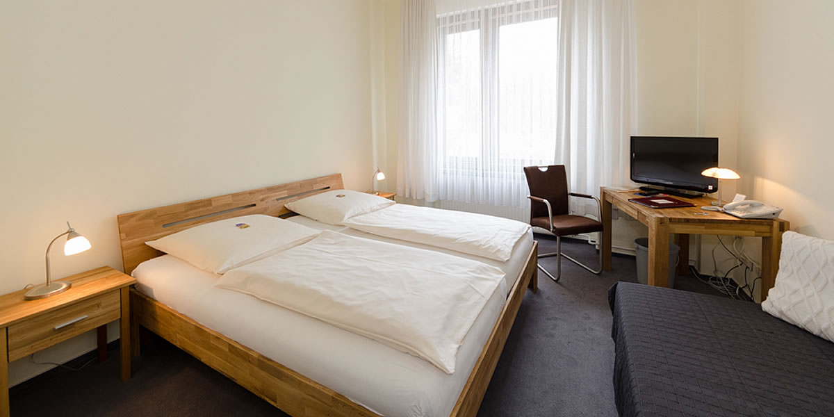 Das Hotel 'An der Stadthalle' in Braunschweig bietet mit liebe zum Detail ausgestattete Zimmer und schallisolierte Fenster für eine ungestörte Übernachtung in Braunschweig.