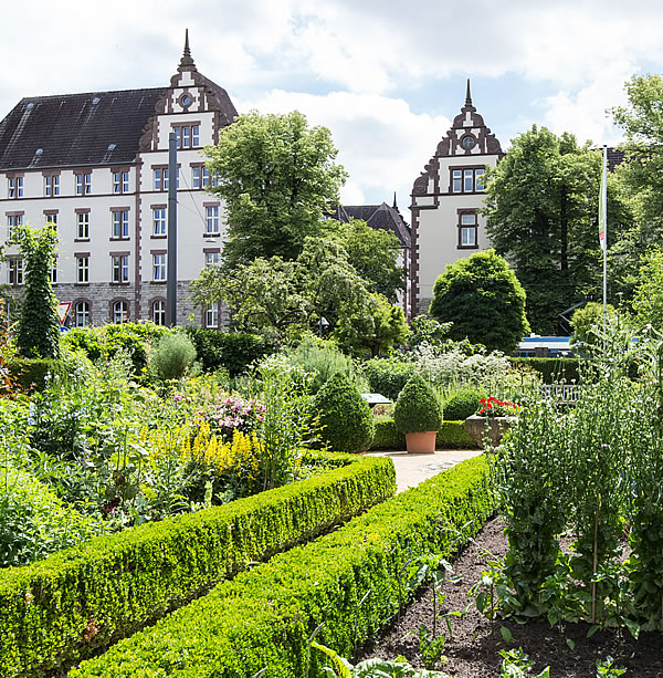 Das Hotel 'An der Stadthalle' in Braunschweig bietet mit liebe zum Detail ausgestattete Zimmer und schallisolierte Fenster für eine ungestörte Übernachtung in Braunschweig.